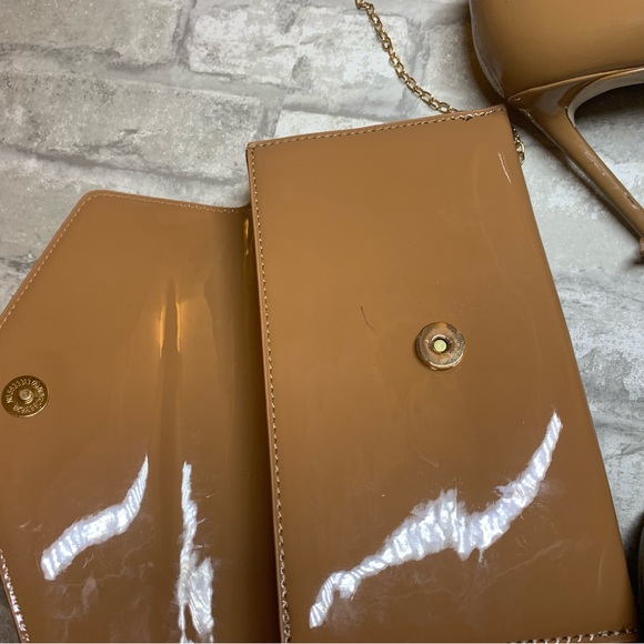 STEVE MADDEN: VALA CAMEL PATENT PUMPS & HAND BAG - Picture 10 of 16